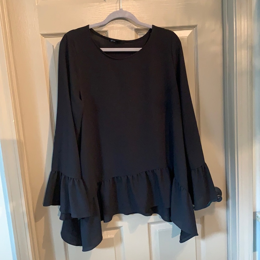 Flattering, flowy top!